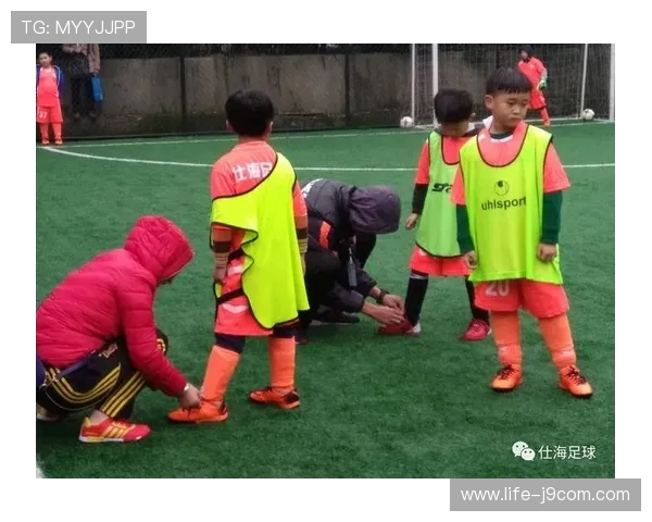 如何在足球比赛中运用反铲技巧提升防守效果