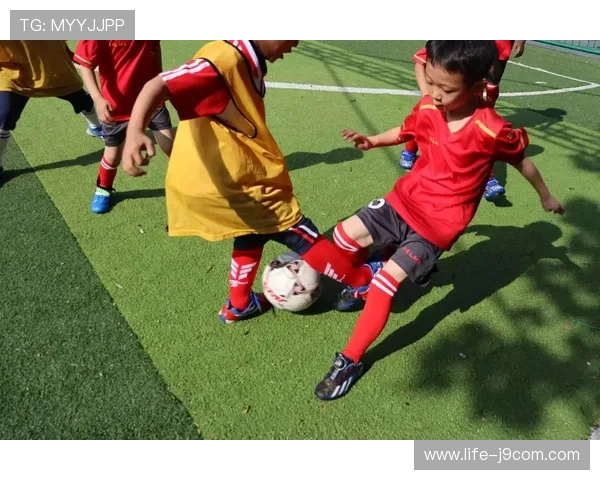 集宁二中高中足球：追梦绿茵场，锤炼拼搏精神与团队合作力量